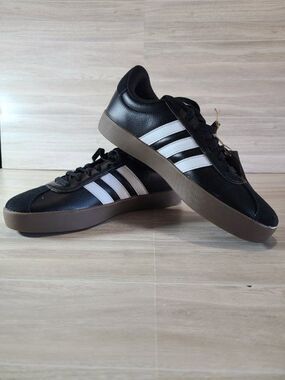 Adidas VL Court 3.0 Women’s 9.5 Black White Gum Sole Sneakers ID8796 NWT